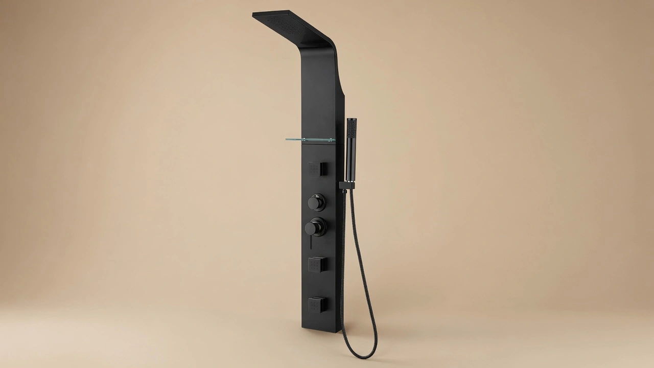 Columna de ducha en acabado negro mate con ducha de lluvia superior, ducha manual, controles termostáticos y estantería de vidrio templado. Sistema completo de hidromasaje vertical para baño moderno.